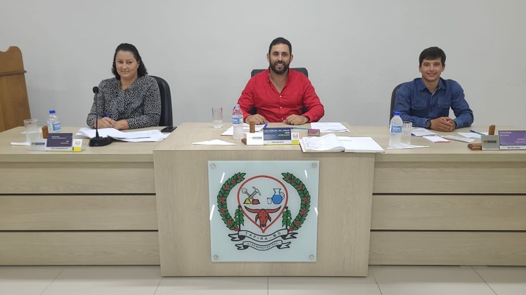 Mesa diretora, com Ana Paula, Kaká e Guilherme