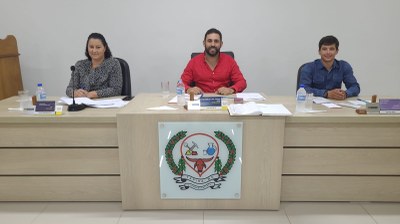 Mesa diretora, com Ana Paula, Kaká e Guilherme