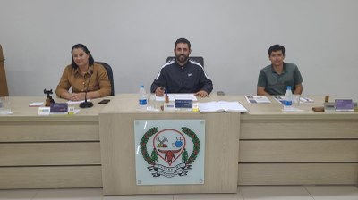Mesa diretora, com Ana Paula, Kaká e Guilherme