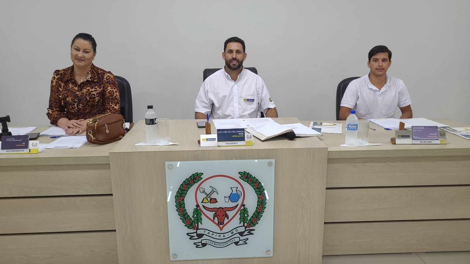 Mesa diretora, com Ana Paula, Kaká e Guilherme