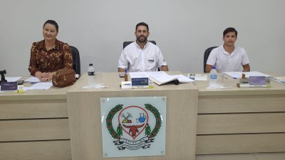 Mesa diretora, com Ana Paula, Kaká e Guilherme