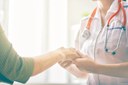Vereadora Elaine pede para que sejam contratados médicos especialistas para Tapira Vereadora Elaine pede para que sejam contratados médicos especialistas para Tapira